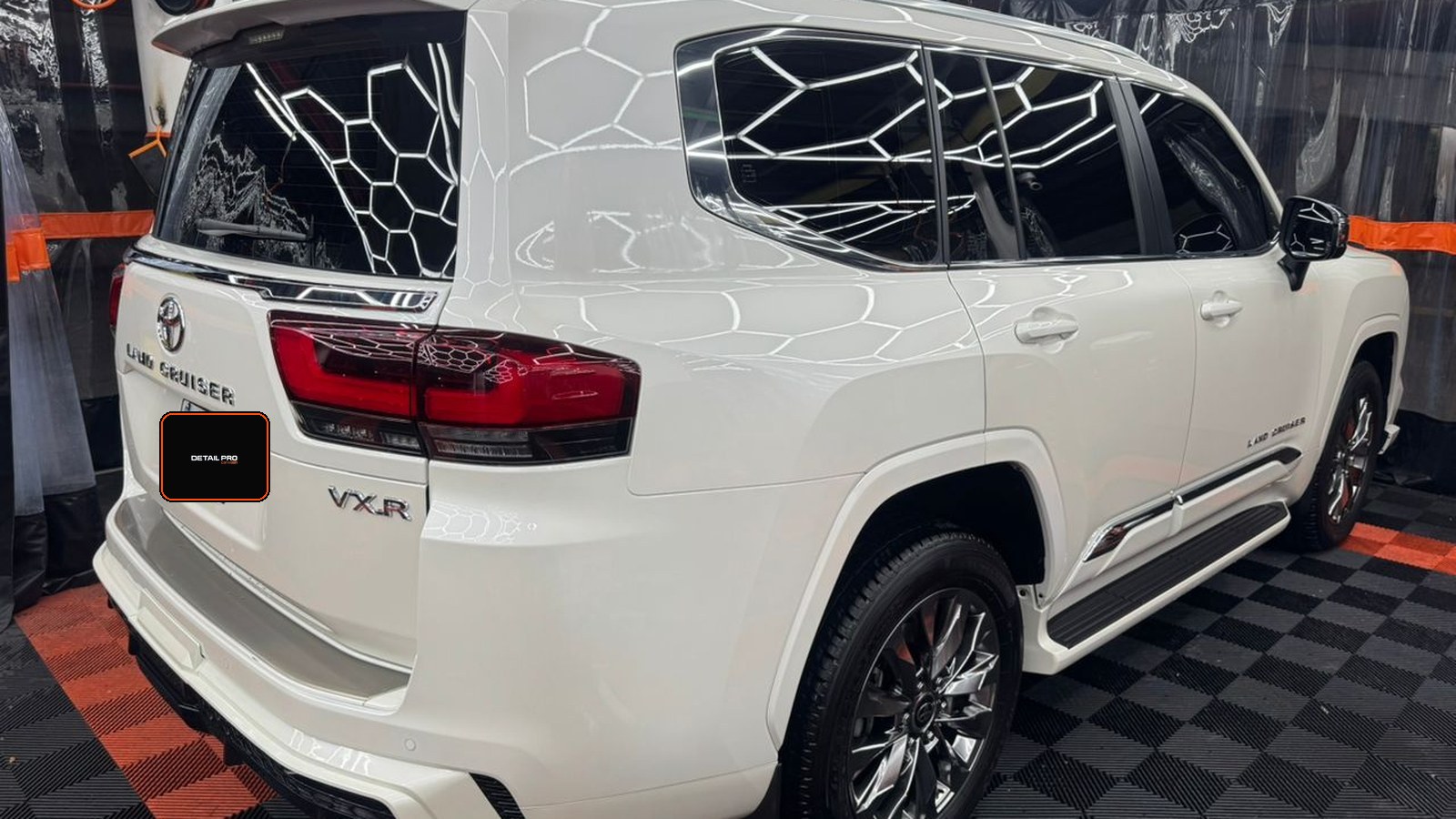 Vehículo después del detallado profesional Detail Pro