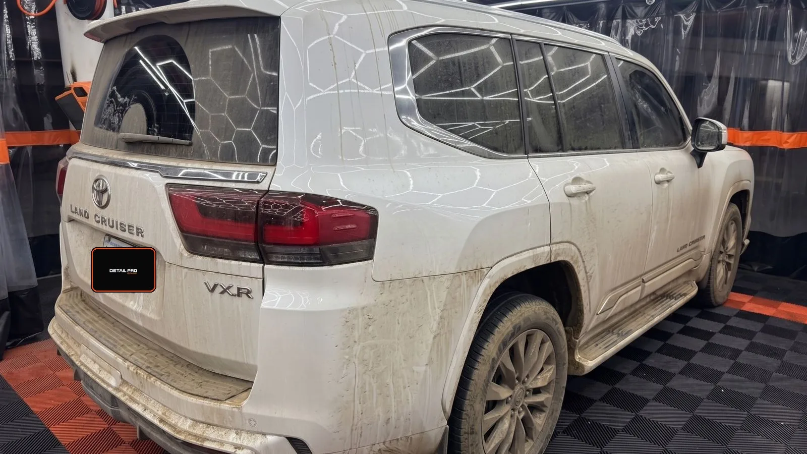 Vehículo antes del detallado profesional Detail Pro